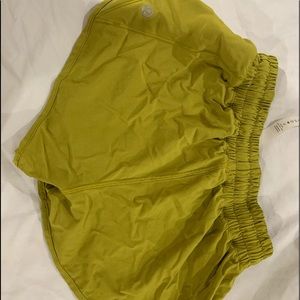 Lululemon Hotty Hot 2.5 / Golden Lime/ Size 4